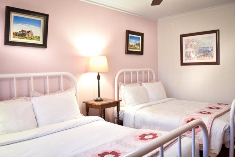 Complexe D'Hebergement La Maison Touristique Dugas Caraquet Zewnętrze zdjęcie